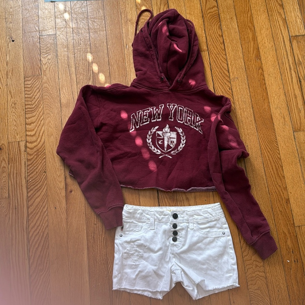 Vigoss Chelsea shorts size 10 and New York cut off sweatshirt